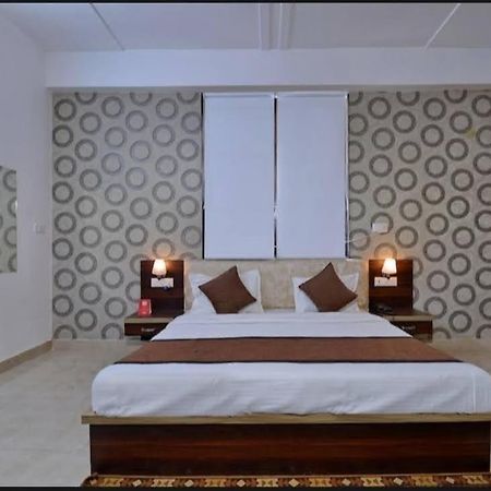 Hotel P.S. Villa Агра Экстерьер фото